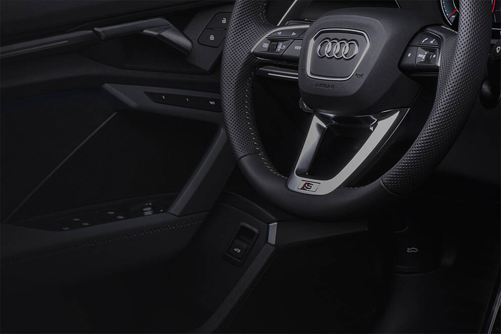 Audi-Lenkrad mit Touch-Bedienelementen im Interiordesign