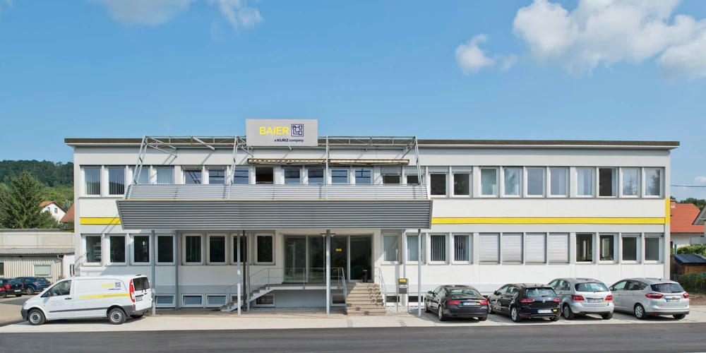 Innovative Heißprägesysteme für das Kunststoff- & Grafiksegment