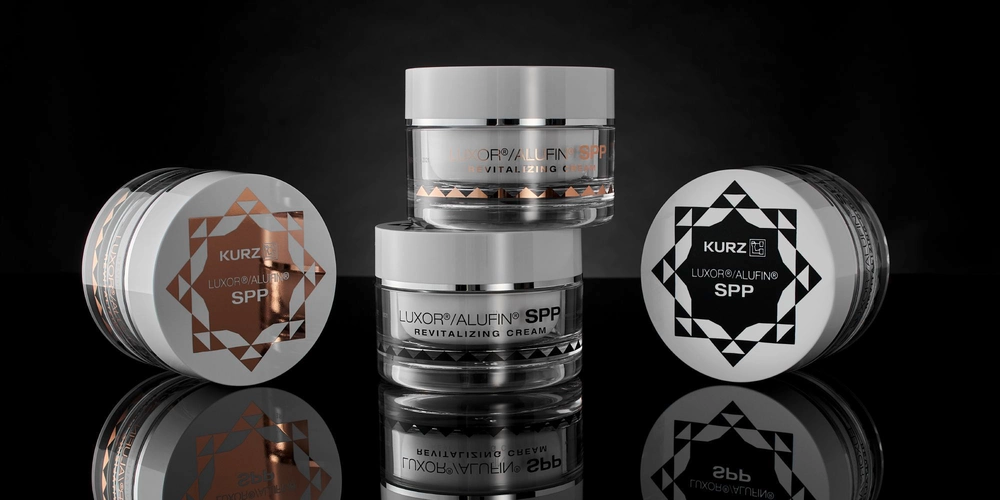 Luxuriöse Oberflächenveredelung, denen L’Oréal, Maybelline, Dior & Chanel vertrauen