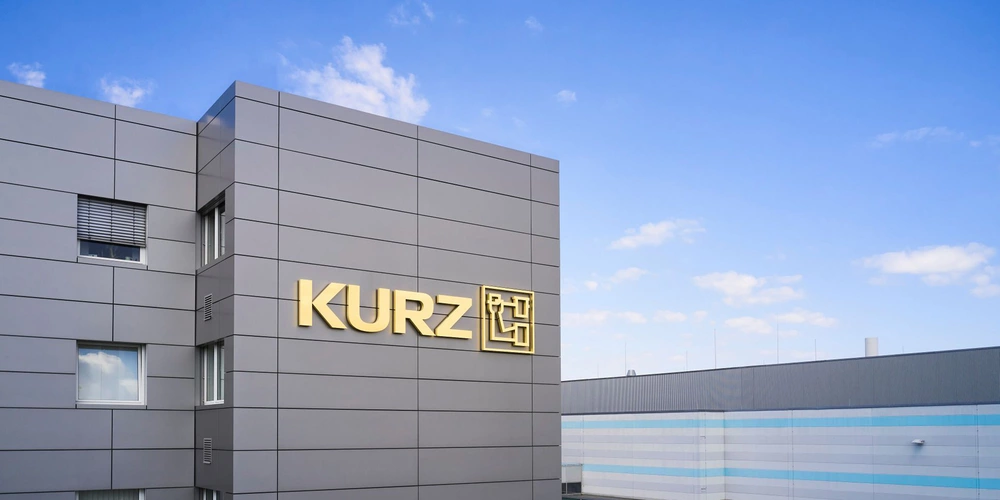 Veredelung mit Präzision – LEONHARD KURZ für Design & Funktion